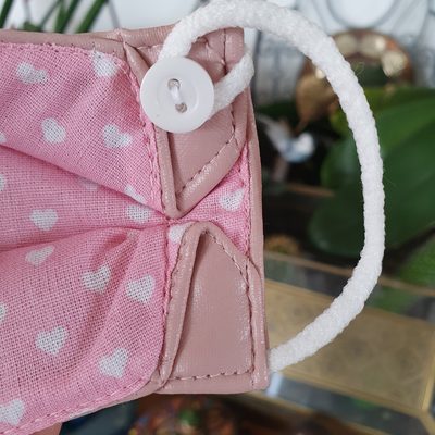 Masques en cuir écologique