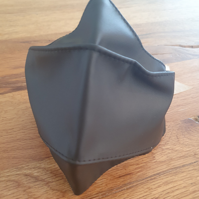 Masques en cuir écologique