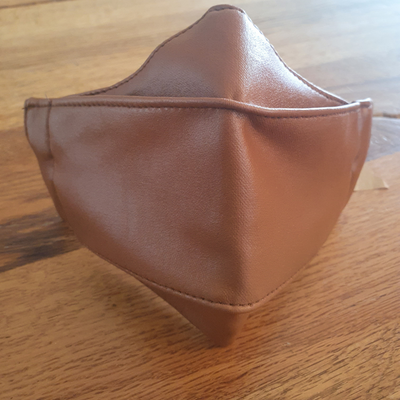Masques en cuir écologique
