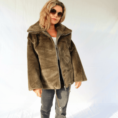 Manteau vert fausse fourrure