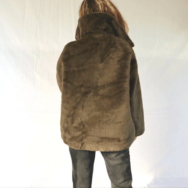 Manteau vert fausse fourrure