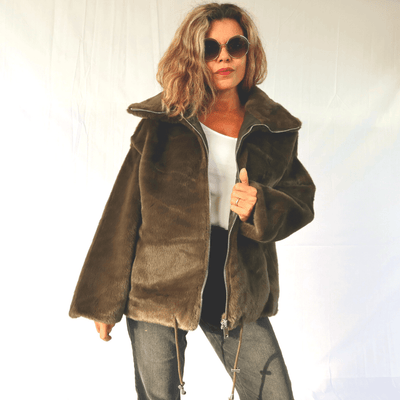 Manteau vert fausse fourrure