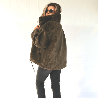 Manteau vert fausse fourrure